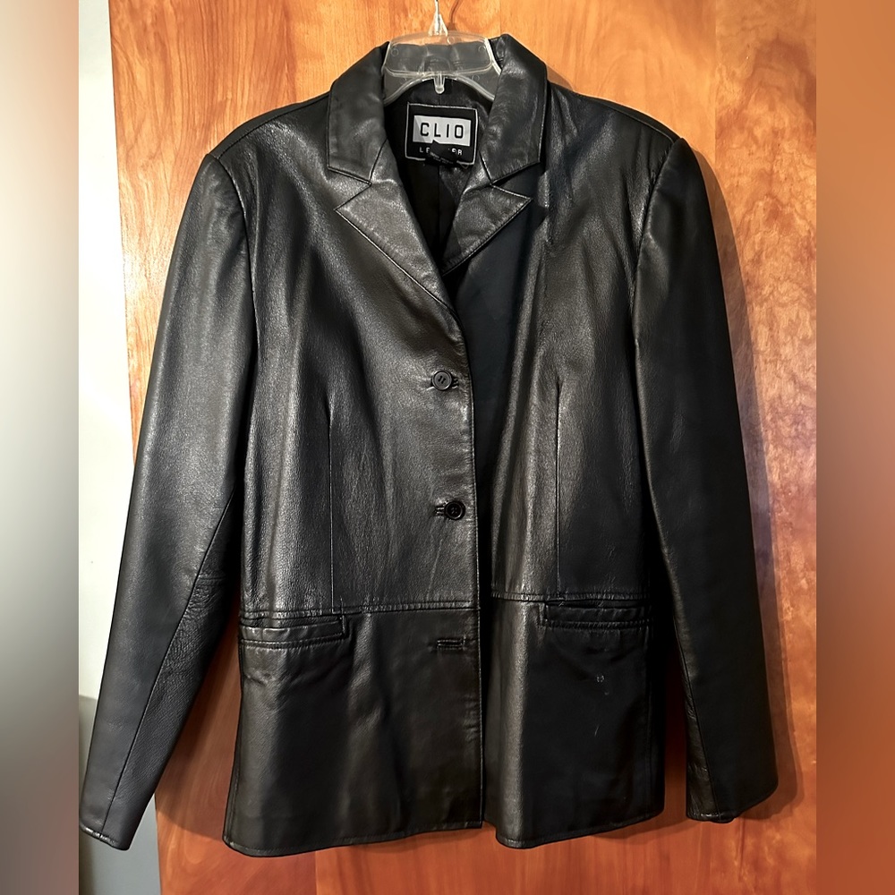Women’s leather jacket/blazer